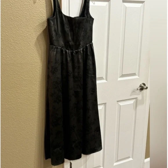 WAYF Corset Dress
Black and charcoal gray size S - Picture 8 of 14